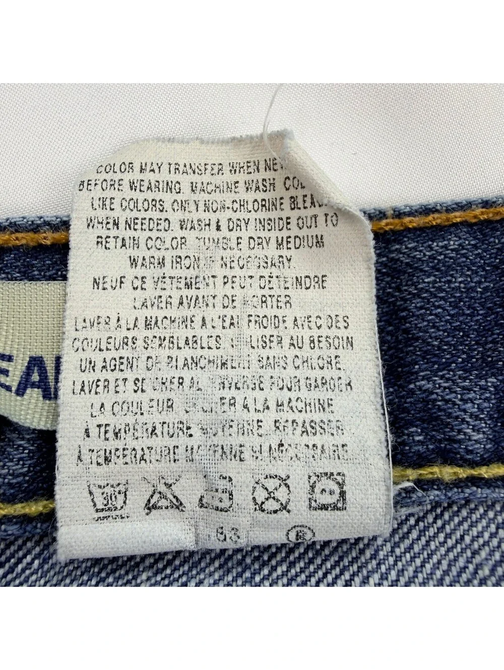 GAP Long and Lean Womens Cutoff Bermuda Denim Shorts Blue Raw Hem 2007 Y2K Look